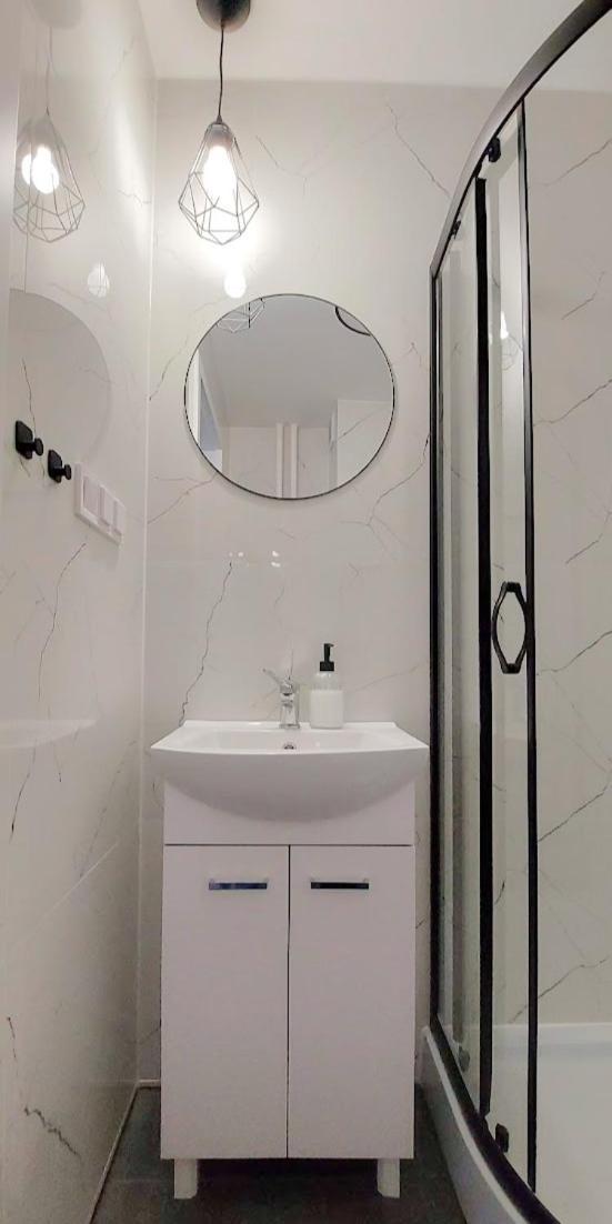 Przy Basenie Apartment *